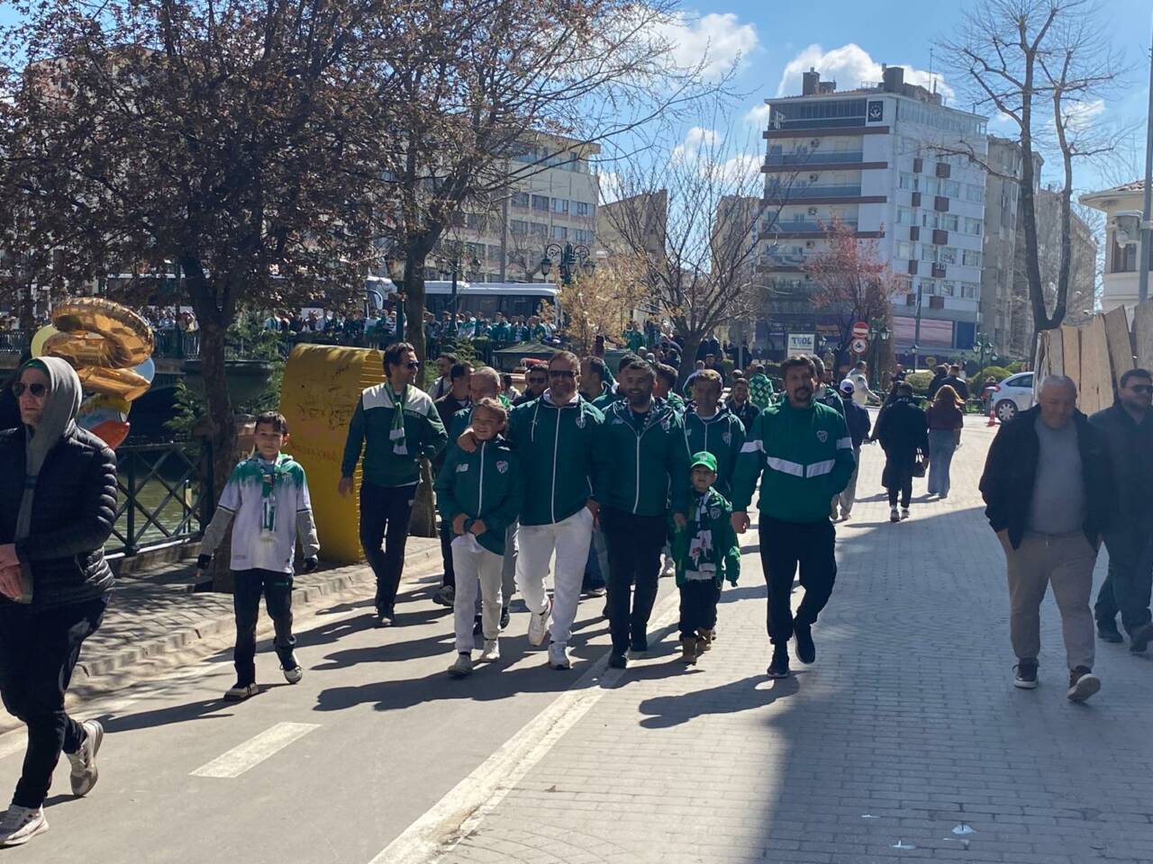 Bursa'dan Eskişehir'e tarihi göç! Komşuda her yer yeşil beyaz... 11 f0b28502 cfaf 4b0a b132 5e28c7d5d650