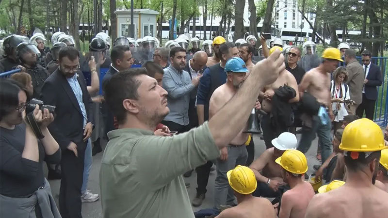 Bakan Bayraktar’dan maden işçileri için açıklama: “Borç ödenmezse teşvik yok!” Enerji ve Tabii Kaynaklar Bakanı Alparslan Bayraktar, Doruk Madencilik şirketinin