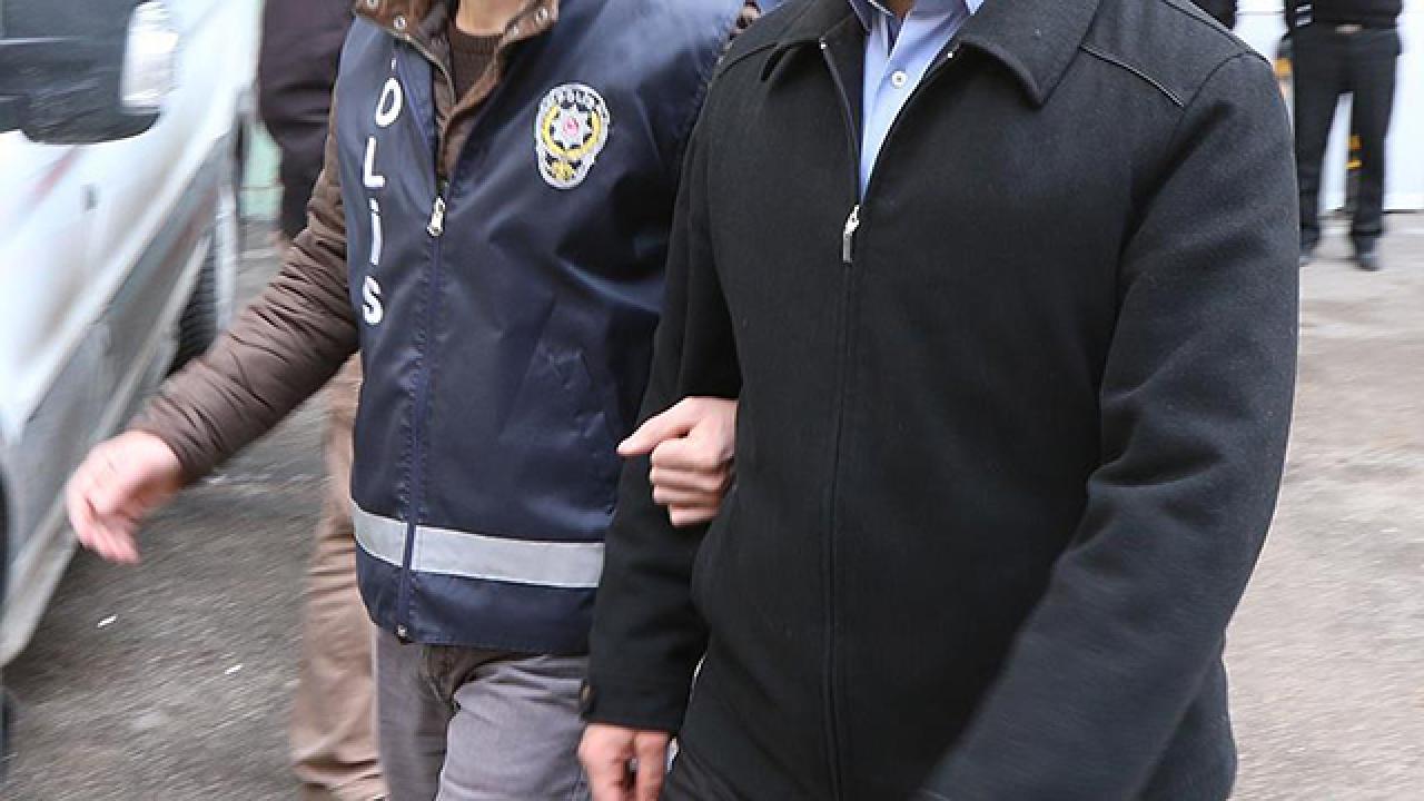 FETÖ'den aranan eski emniyet müdürü yakalandı 1 fetoden aranan eski emniyet muduru yakalandi a6ec160dae38