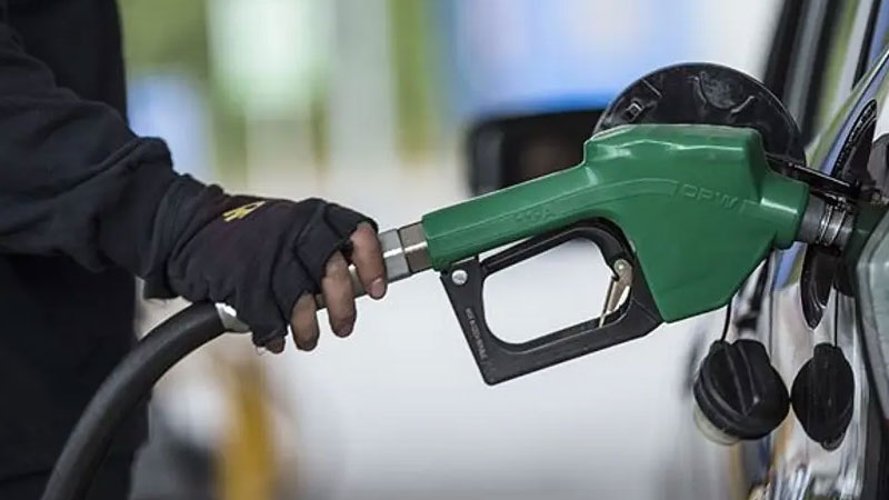 Akaryakıt ürünlerinden motorinin litre fiyatına indirim yapılacak.