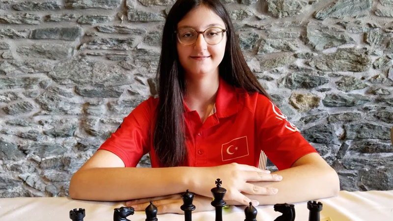 Bursalı sporcudan dünya derecesi! Sırbistan’da gerçekleştirilen 2026 FIDE Dünya Küçükler ve Yıldızlar Hızlı ve