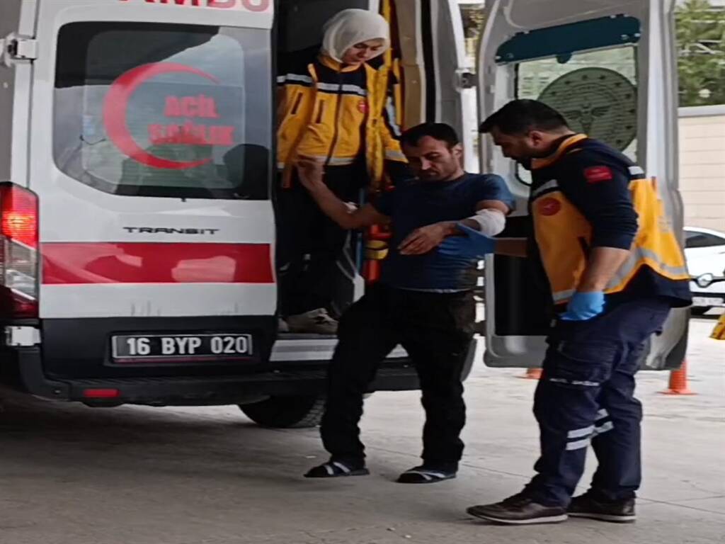 freni bosalan tirin virajda devrildigi kaza kamerada 7c55bfa52000