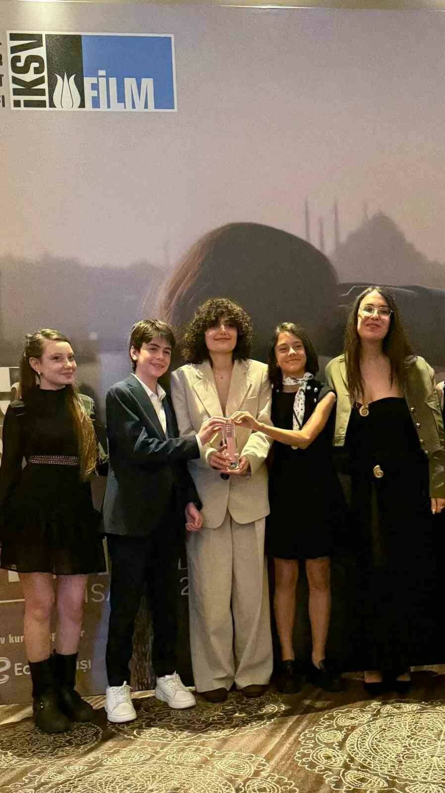 Genç oyuncu Mustafa Konak’ın başrol filmi "Yerçekimi" ne ödül 5 genc oyuncu mustafa konakin basrol filmi yercekimi ne odul 2d1302c9e19d