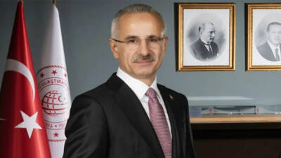 Ulaştırma ve Altyapı Bakanı Abdulkadir Uraloğlu, Hürmüz Boğazı'ndaki sekiz Türk