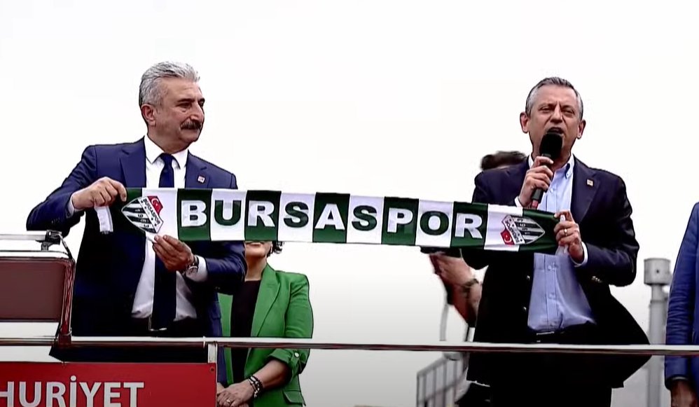 CHP lideri Özgür Özel’den Bursaspor’a tebrik CHP Genel Başkanı Özgür Özel, Bursaspor, Erzurumspor ve Batman Petrolspor'u