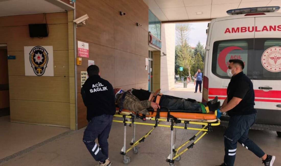 Bursa’nın İnegöl ilçesinde hafif ticari aracın arkadan çarptığı motosikletin sürücüsü
