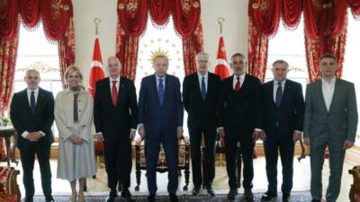 Cumhurbaşkanı Recep Tayyip Erdoğan, FIFA Başkanı Gianni Infantino ve beraberindeki