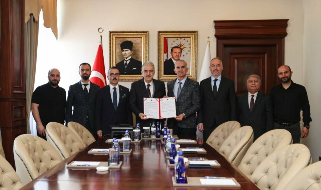 Bursa’ya yeni Aile Sağlığı Merkezi için imzalar atıldı Bursa Valiliği'nde, İnegöl'ün Mahmudiye Mahallesi’nde yapımı hayırsever Fahrettin Tayyar tarafından