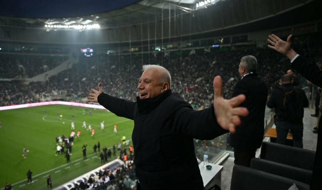 Mustafa Bozbey’den Bursaspor paylaşımı: ‘Aranızda olamasam da kupa törenini de takip edeceğim’ Tutuklu bulunan Bursa Büyükşehir Belediye Başkanı Mustafa Bozbey, 1-0 biten