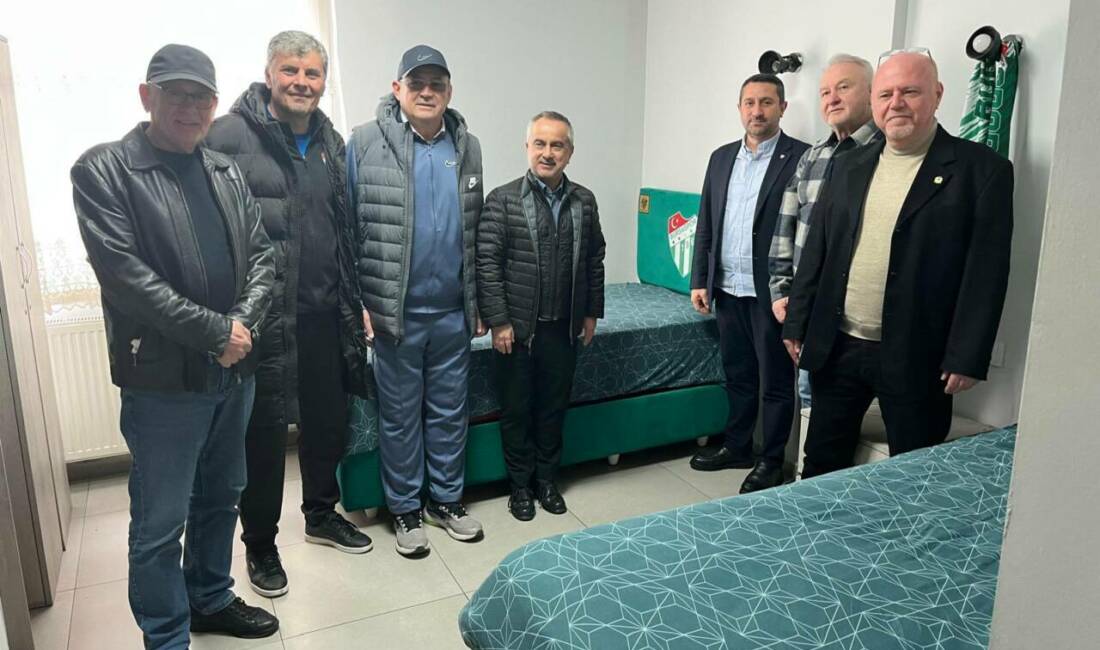 Bursaspor’un en değerli hazinesine anlamlı katkı Bursasporlular Derneği Vakıfköy Orhan Özselek Tesisleri’ndeki uyku setlerini yeniledi.