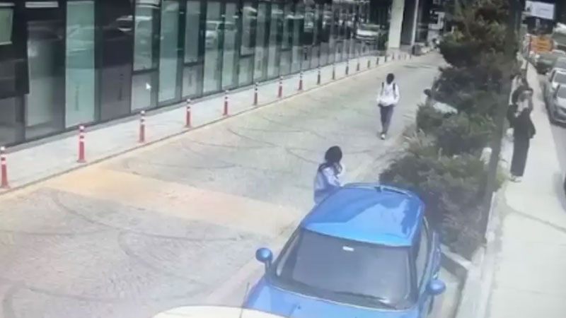 Eski sevgilinin gasp oyunu İstanbul'da bir genç kız aracına bindiği sırada bıçaklı ve maskeli