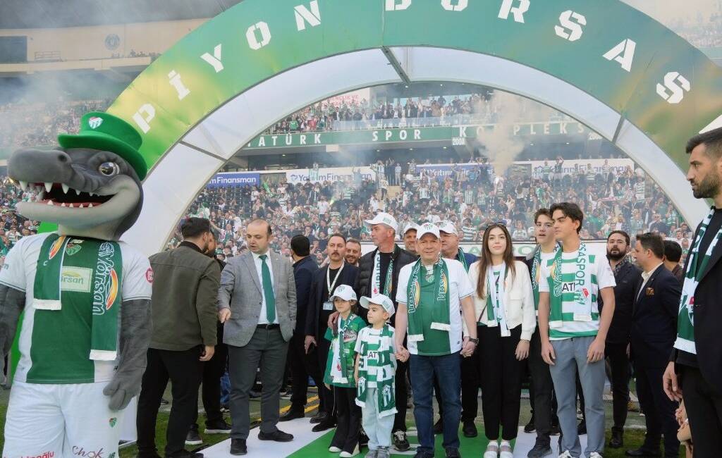 Bursaspor’un en büyük destekçisi Özer Matlı’dan kutlama mesajı Bursa Ticaret Borsası Başkanı ve Matlı Şirkeler Grubu Yönetim Kurulu