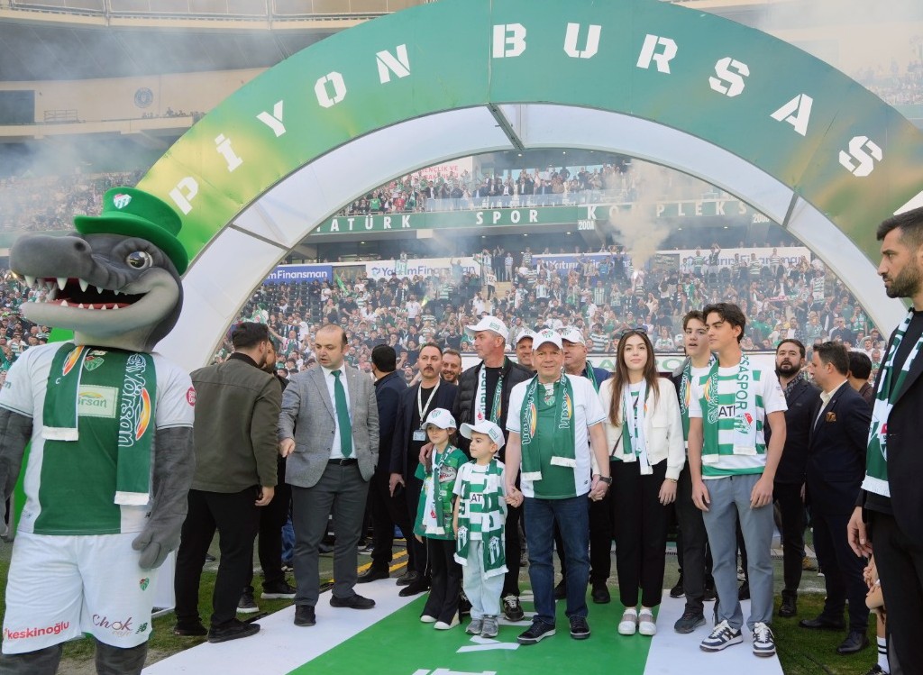 Bursaspor'un en büyük destekçisi Özer Matlı'dan kutlama mesajı 3