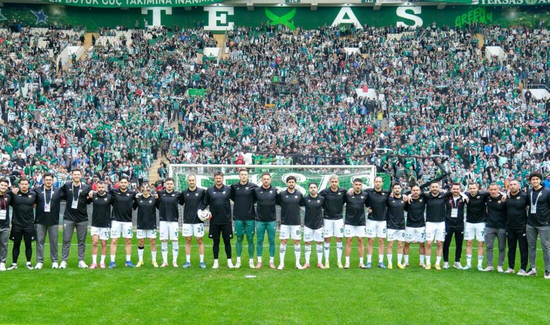 Bursasporlu futbolcu ve taraftarlardan anlamlı mesaj Yeşil beyazlı futbolcular ve taraftarlar, Somaspor maçı 'Eğitimde Şiddete Hayır'