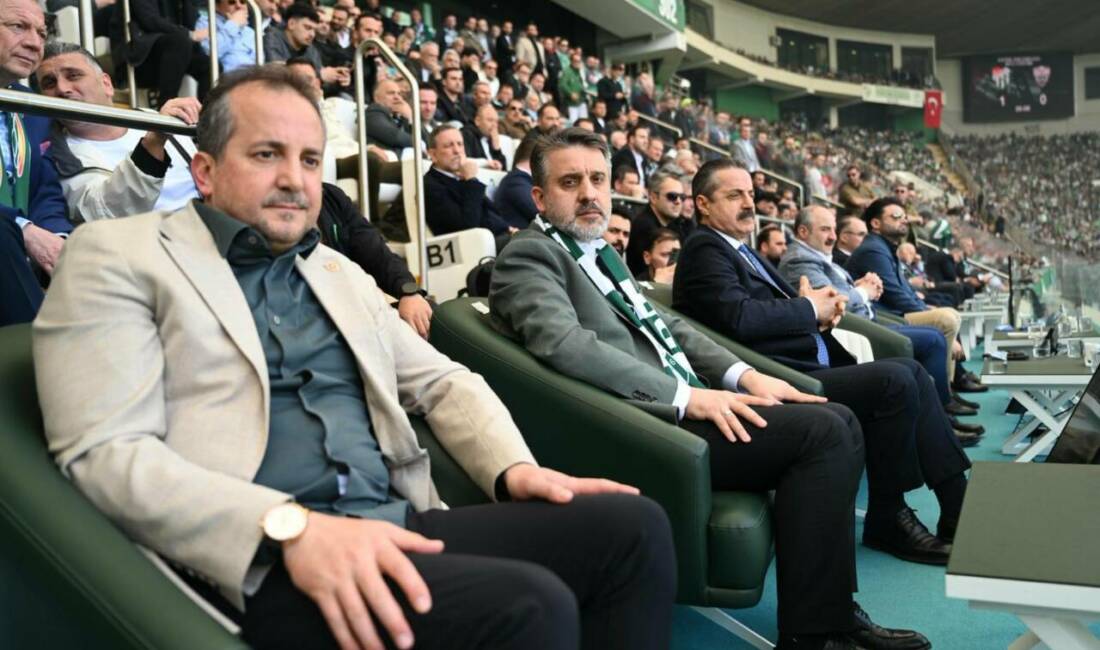 Bursa Büşükşehir Belediye Başkan Vekili Şahin Biba, karşılaşma sonunda, yeşil
