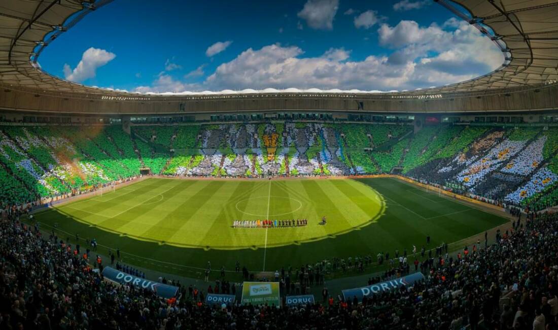 Bursa’nın dünyayı hayran bırakan markası Olay Gazetesi Yazarı Ahmet Emin Yılmaz, Bursaspor taraftarlarının şampiyonluk maçında