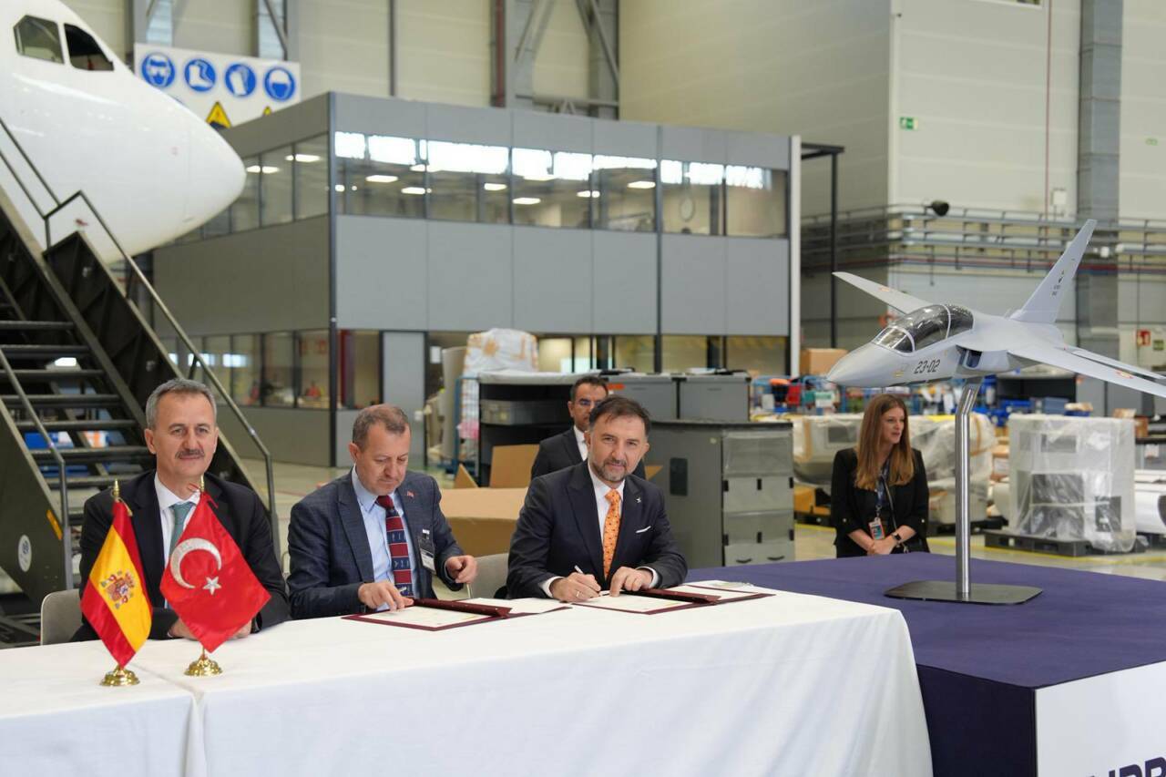 HÜRJET İspanya yolcusu 1 hurjet ispanya yolcusu 2f4db714baf7