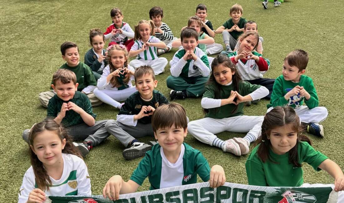 Emine Örnek Okulları’ndan Bursaspor’a anlamlı destek Emine Örnek Bademli ve Ataevler Anaokulları, Nisan ayının 16’sında gerçekleştirdiği