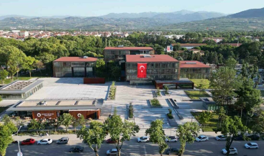 Bursa’nın o ilçesinde hayatı kolaylaştıracak yenilik! İnegöl Belediyesi’nin mobil uygulaması "Senin Belediyen" yenilenen yüzüyle hizmete girdi.
