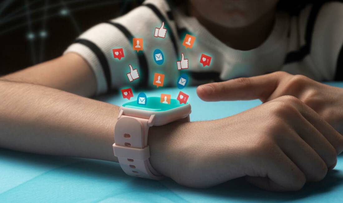İngiltere’den çocuk güvenliği için yeni adım İngiltere Başbakanı Keir Starmer, çocukların internetteki güvenliği konusunda ailelerin endişeli