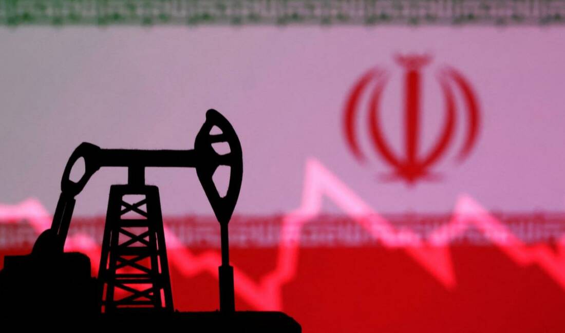 İran Petrol Bakanı Muhsin Paknejad, ülkesinin petrol satışlarını sürdürdüğünü ve