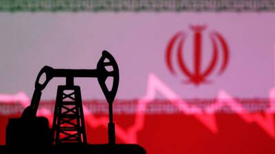 İran Petrol Bakanı Muhsin Paknejad, ülkesinin petrol satışlarını sürdürdüğünü ve