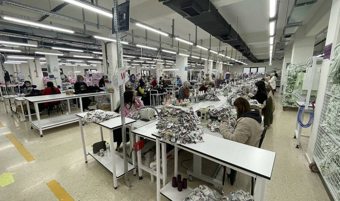 Bursa’daki kadınlardan ihracata dev katkı; Bir yılda 4.1 milyar dolar ile Türkiye’de ilk 3’teler Türkiye'de kadın çalışanların katkı sağladığı ihracatın toplam içindeki payının en