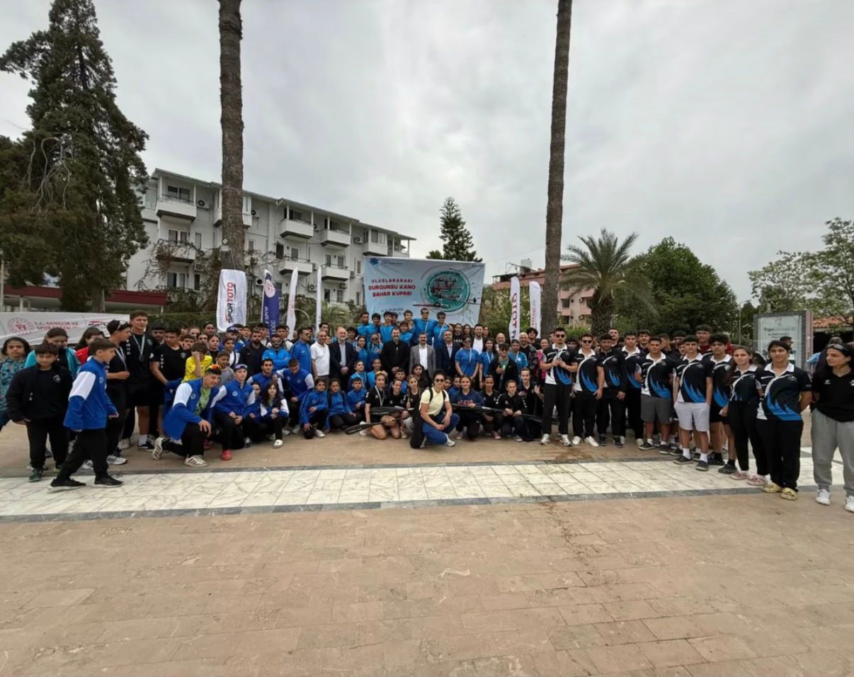 Bursa Büyükşehir Belediyesporlu kanocular yine kürsüde 2 Bursa Büyükşehir Belediyesporlu kanocular yine kürsüde