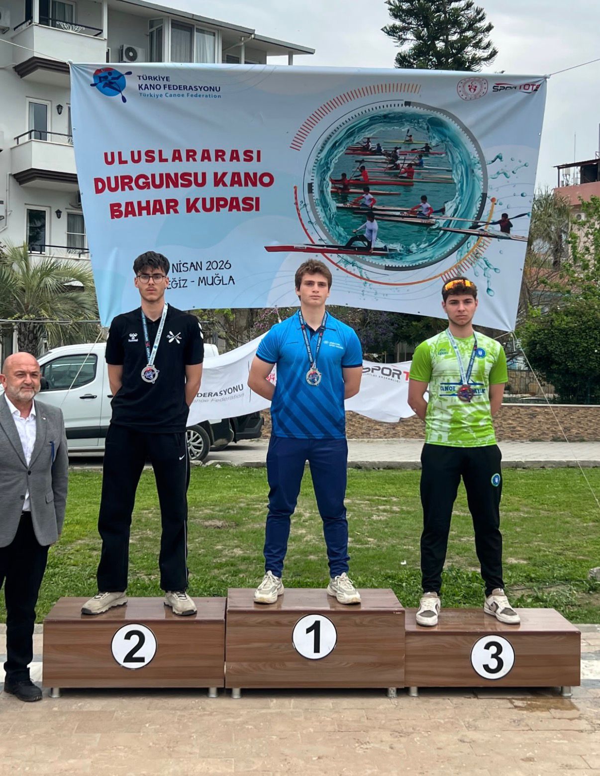 Bursa Büyükşehir Belediyesporlu kanocular yine kürsüde 3 Bursa Büyükşehir Belediyesporlu kanocular yine kürsüde