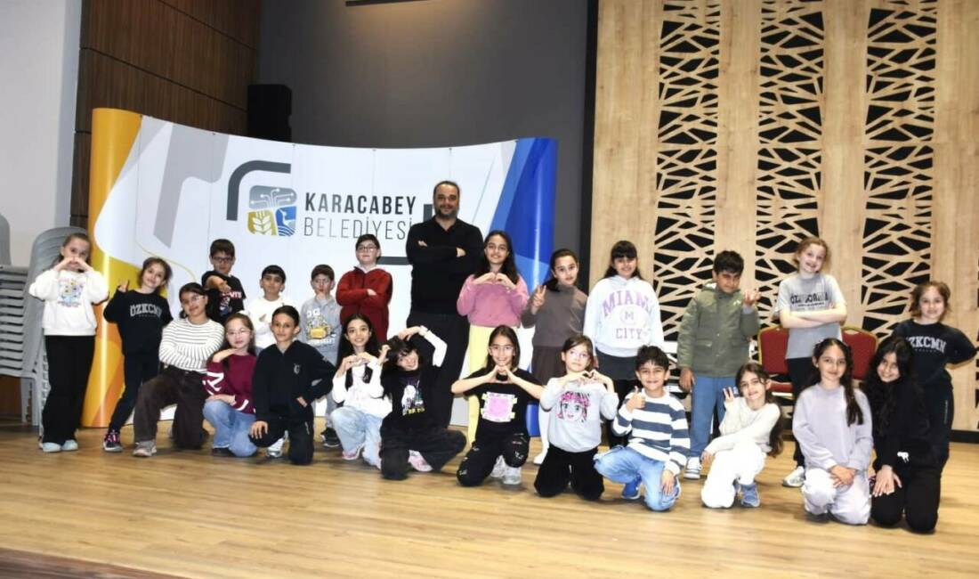 Karacabey Belediyesi, kültür ve sanat yatırımları kapsamında kurduğu çocuk tiyatro