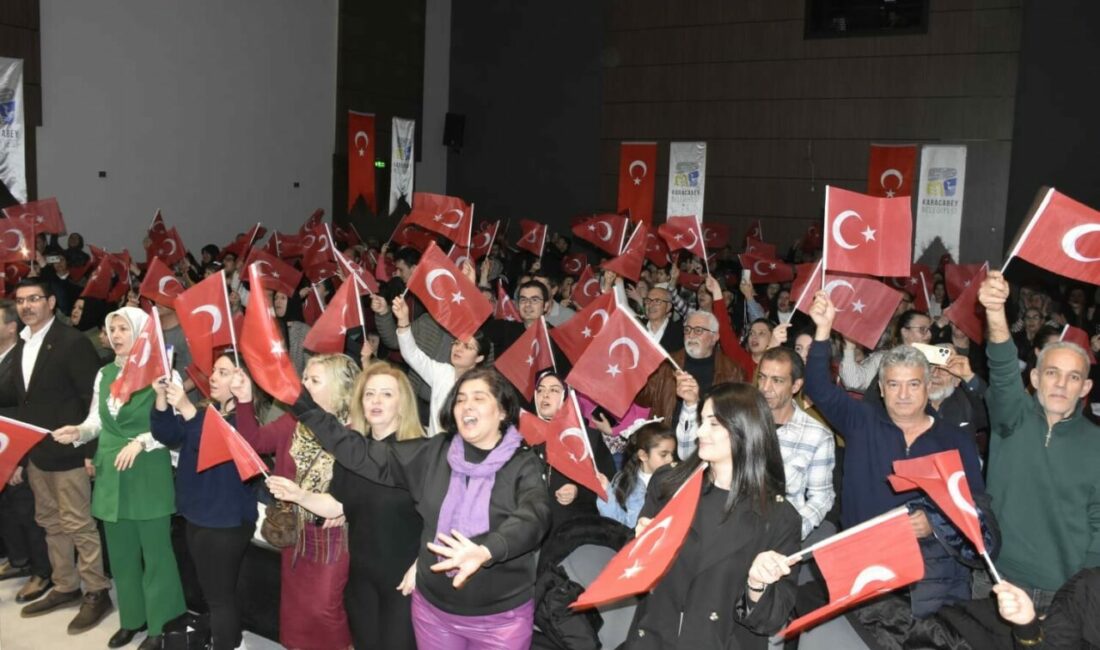 Karacabey’de kahramanlık türküleriyle duygu dolu gece Karacabey Belediyesi’nin katkılarıyla Karacabey Musiki Derneği tarafından düzenlenen "Kahramanlık Türküleri