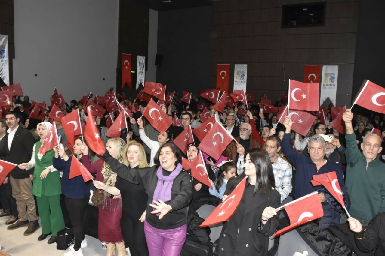 Karacabey’de kahramanlık türküleriyle duygu dolu gece 4 karacabeyde kahramanlik turkuleriyle duygu dolu gece a5ca4dc1a461