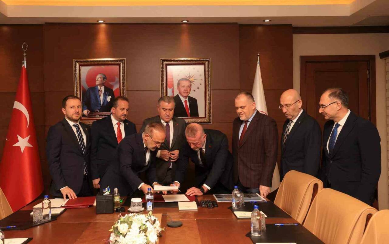 İmzalar atıldı! Bursa'nın bu ilçesine dev yatırım 1 karacabeye 100 milyonluk spor yatirimi 9bab189ea3e0