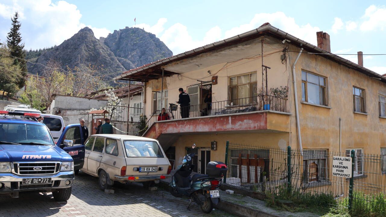 Amasya'da sobadan sızan karbonmonoksit gazından zehirlenen baba ile oğlu hayatını
