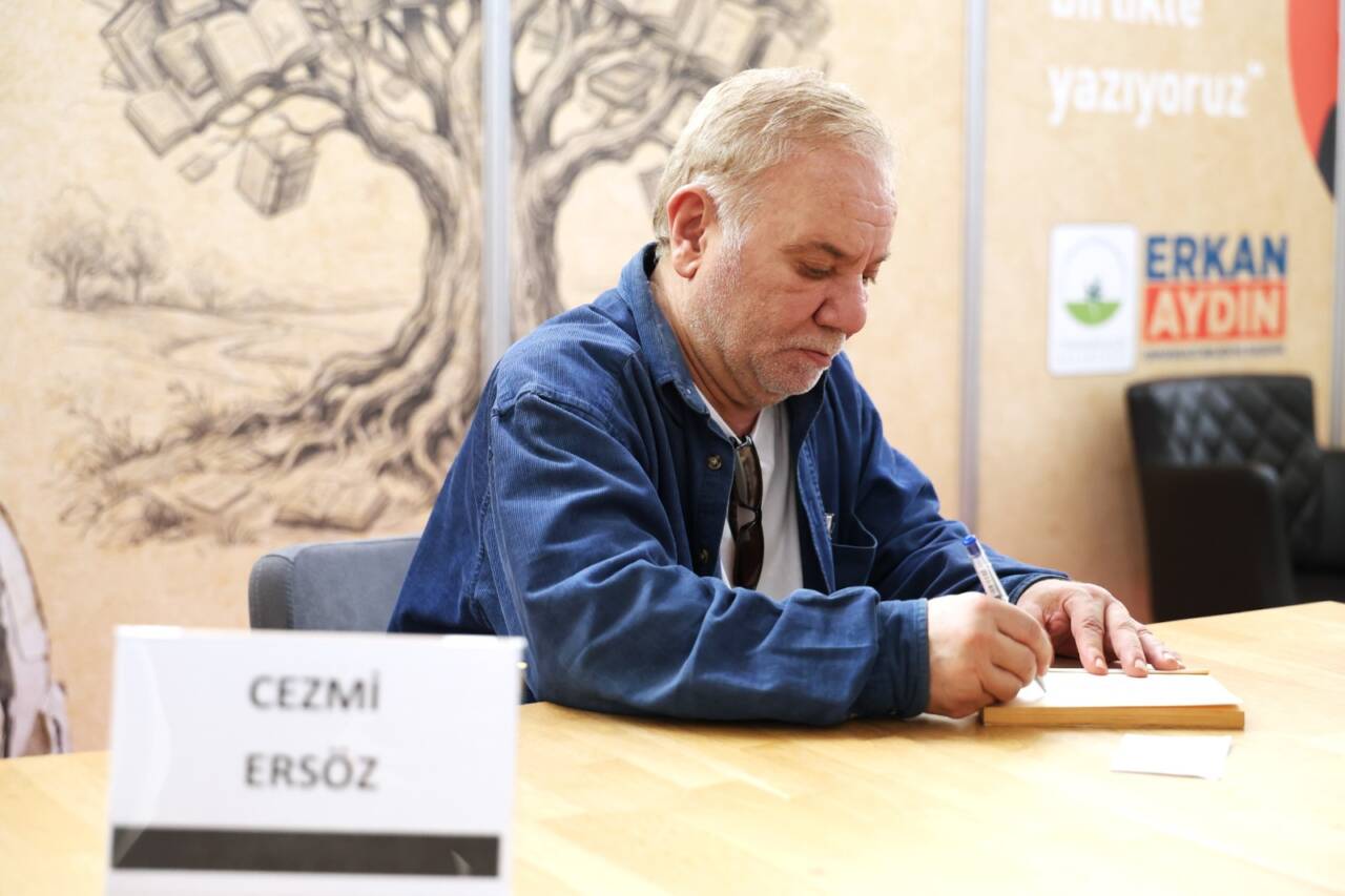 Osmangazi Belediyesi sevilen yazarları okurlarıyla buluşturuyor