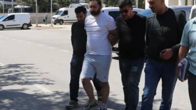 Denizli'nin Merkezefendi ilçesinde Çağlar E. (38), tartıştığı kız arkadaşının eski