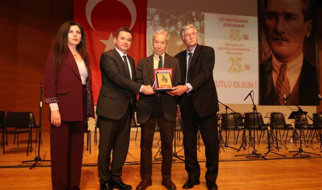 Yeni Kuşak Köy Enstitülüler Derneği’nin (YKKED), Aydınlanma Onur Ödülü’nün sahibi