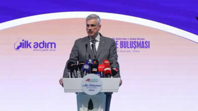 Sağlık Bakanı Kemal Memişoğlu, "Her Gebeye Ebe" uygulamasıyla ilk hamileliğini