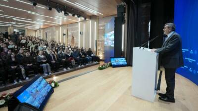 Milli Eğitim Akademisi'nde hazırlık eğitimi alacak öğretmen adayları için ilk