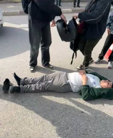 motosiklet yolun karsisina gecen bisikletliye carpti 1i cocuk 3 yarali b052b54a7165