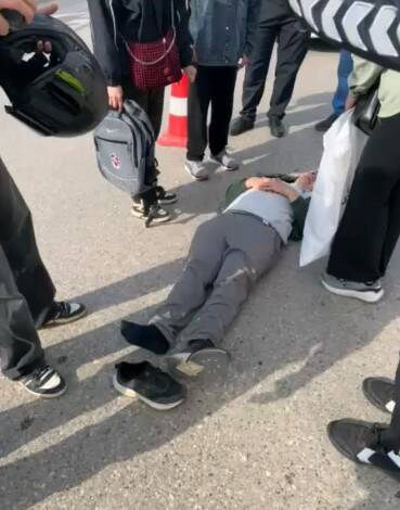 motosiklet yolun karsisina gecen bisikletliye carpti 1i cocuk 3 yarali df94e47311b0