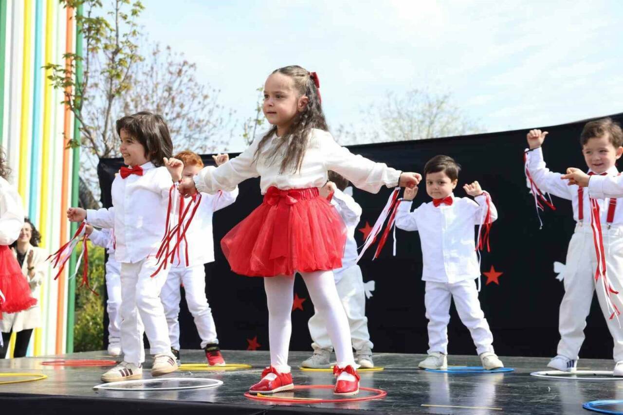 nilufer belediyesi kreslerinde 23 nisan nesesi 1dc259a84c4d