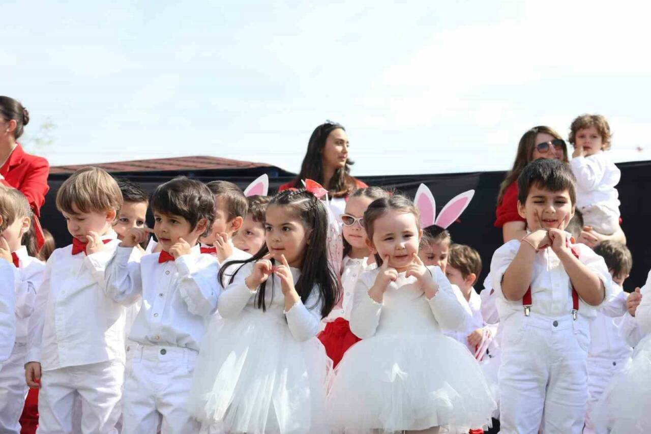 nilufer belediyesi kreslerinde 23 nisan nesesi b34ce7aaf506