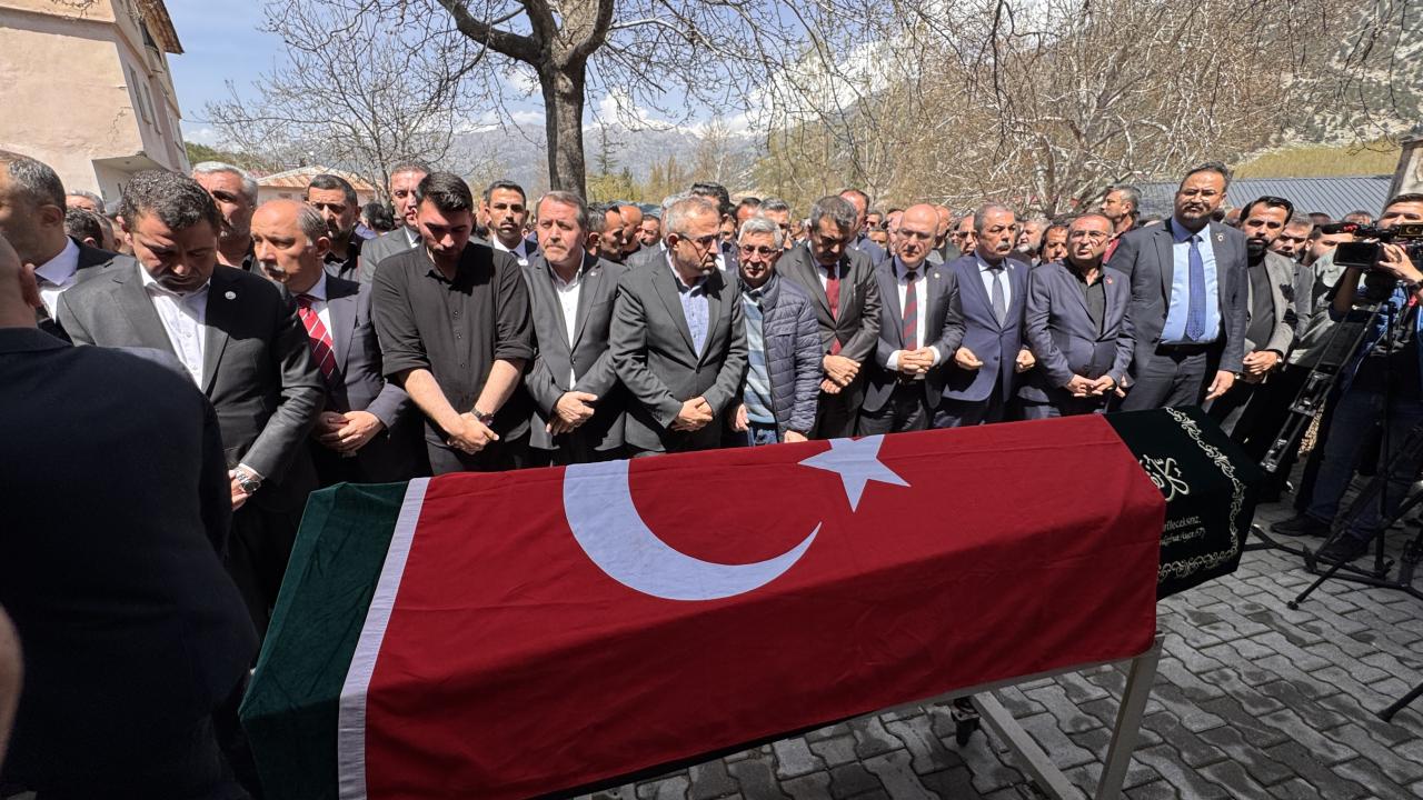 Okul saldırısında hayatını kaybeden Ayla öğretmene son veda 1 okul saldirisinda hayatini kaybeden ayla ogretmene son veda cd75bf3bd0ab