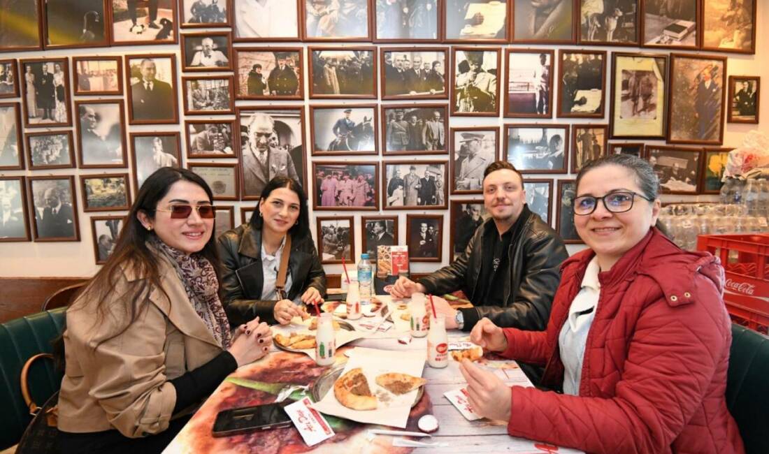 Osmangazi Belediyesi, Yalova Üniversitesi öğrencilerini Bursa'nın coğrafi işaretli lezzetleriyle buluşturdu.