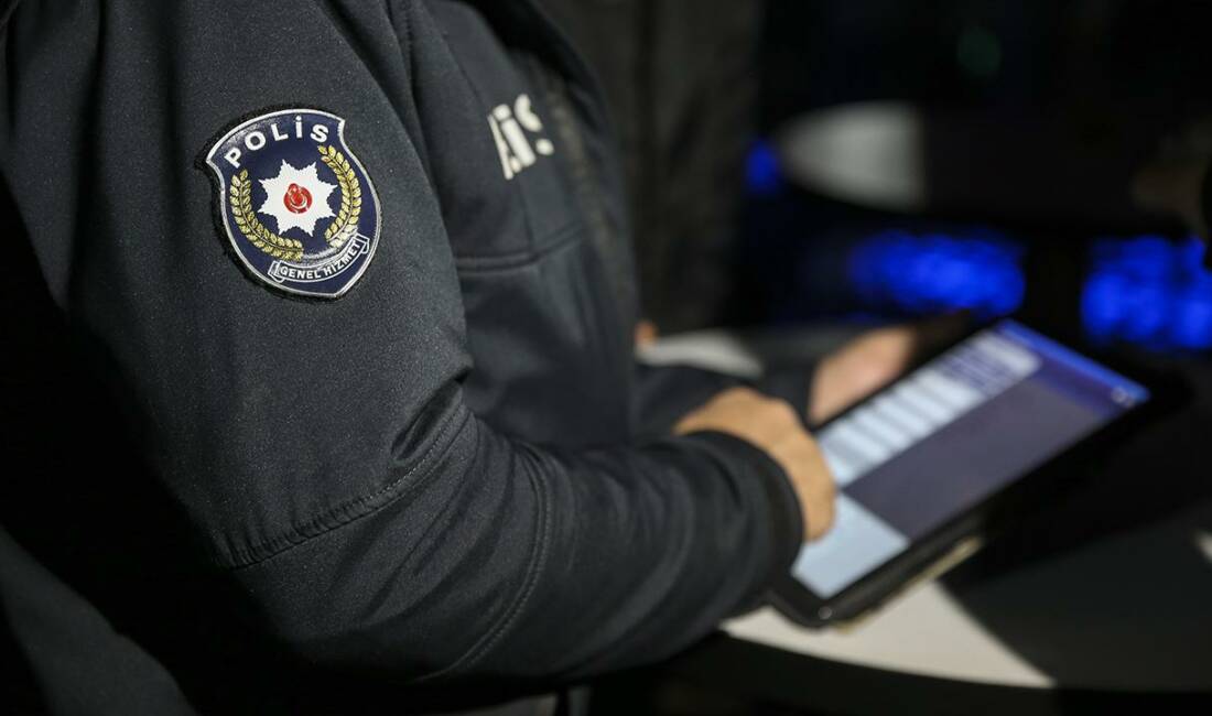 Kayseri'nin merkez Kocasinan ilçesinde trafikte kavga amaçlı araçlarından inen iki