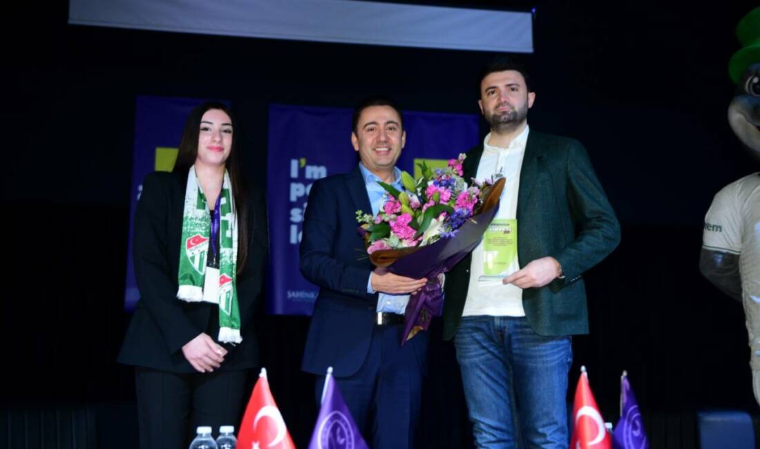 Şahinkaya’dan bu yıl mezun olacak Bursasporlura müjde 2025-2026 dönemi mezun olacak öğrencilerinin Bursaspor Kongre üyeliği kapsamında ilk