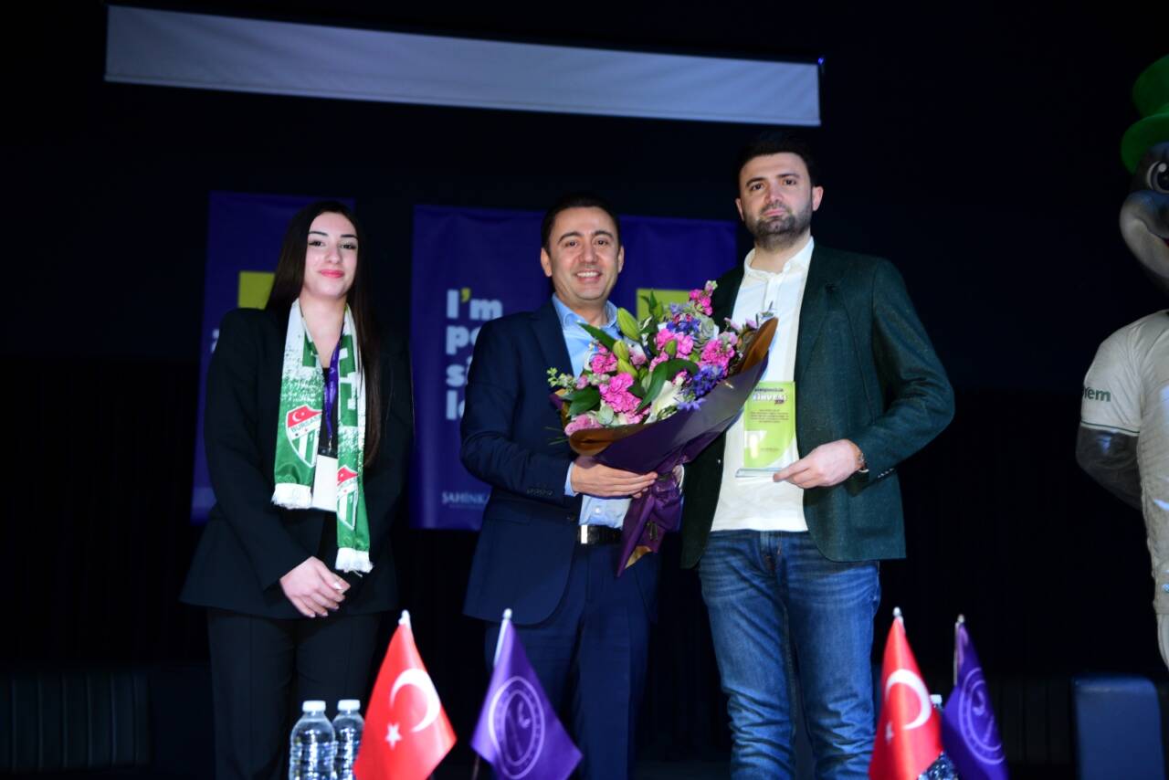 Şahinkaya'dan bu yıl mezun olacak Bursasporlura müjde 3 sahinkayaenescelik2