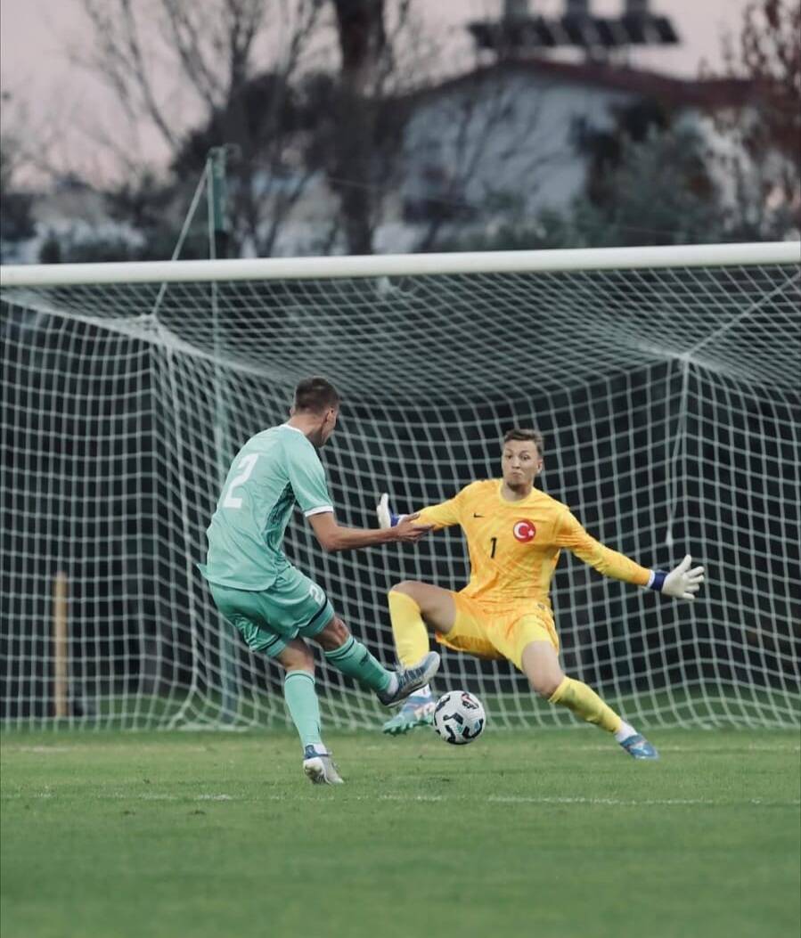 Bursaspor'da iki yılda iki kupa kaldırdı şimdi yeni bir hayali var 3 sampiyon bursasporun genc file bekcisinin en buyuk hayali a milli takim 0d0bf45adfa4