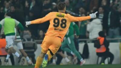 Şampiyon Bursaspor’un genç file bekçisi Kerem Matışlı (19), "Bursaspor'da oynayarak